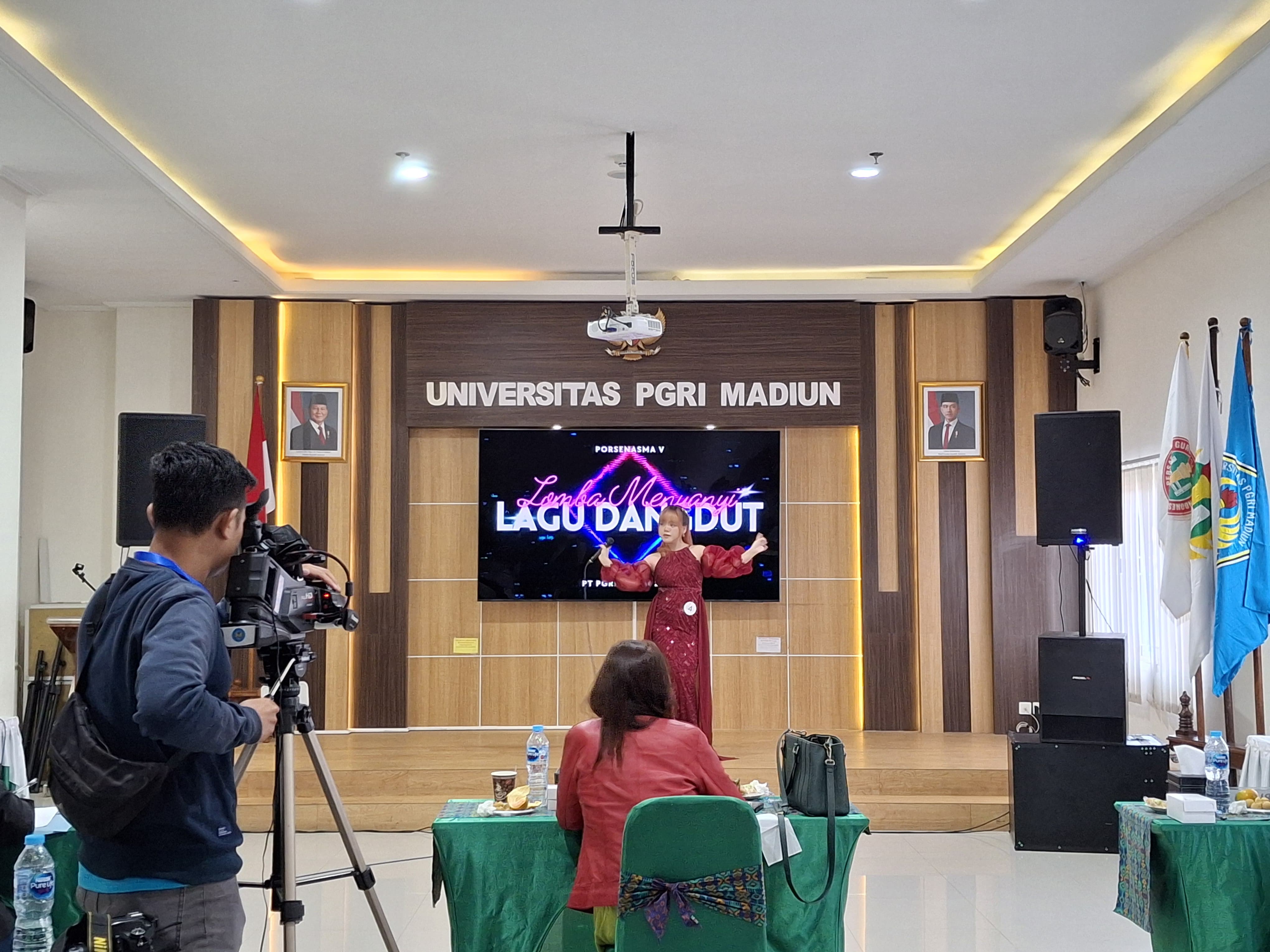 Pertandingan Tangkai Seni Nyanyi Dangdut PORSENASMA V PT PGRI 2025