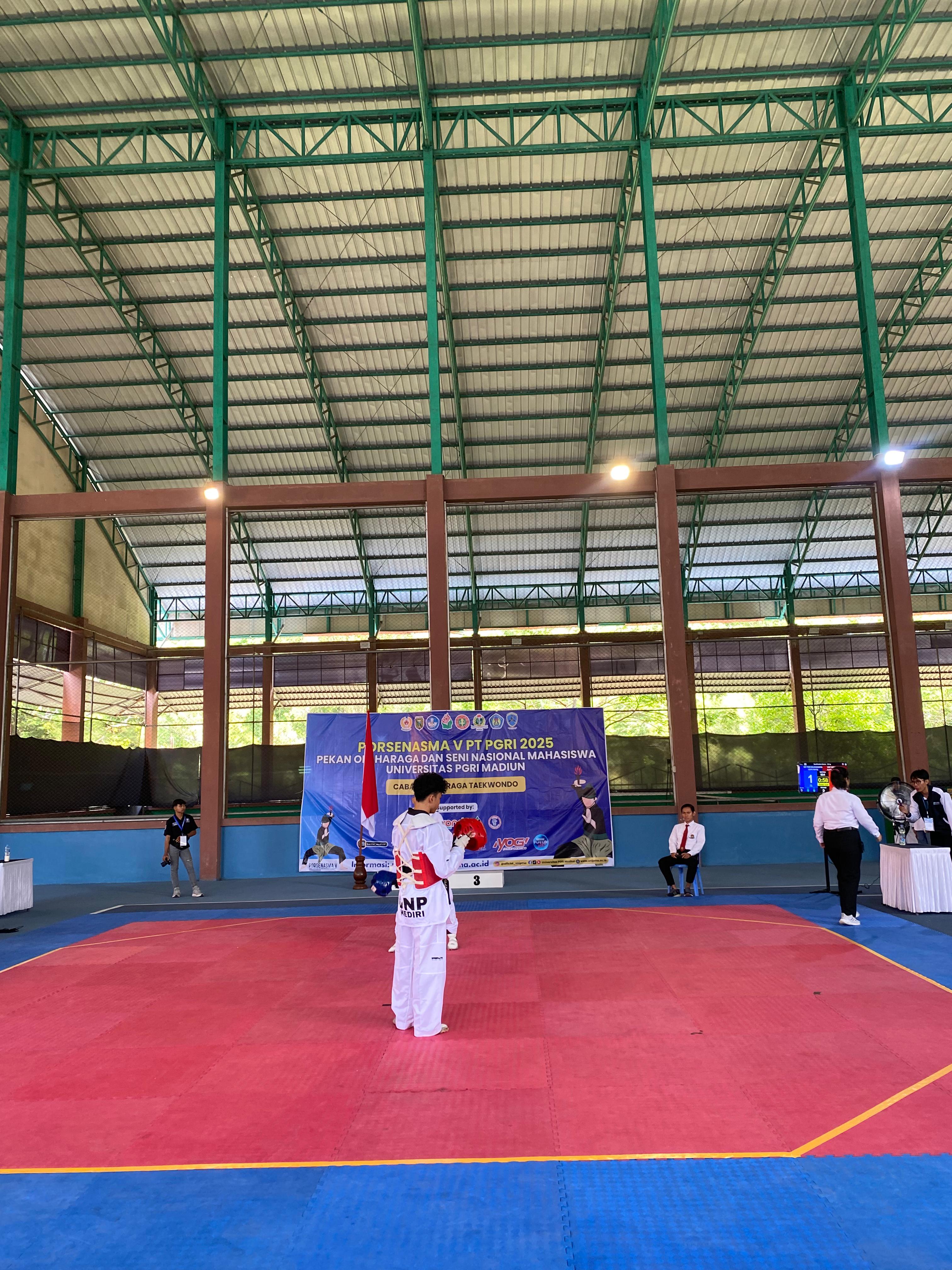 Pertandingan Cabang Olahraga Taekwondo Porsenasma V PT PGRI 2025